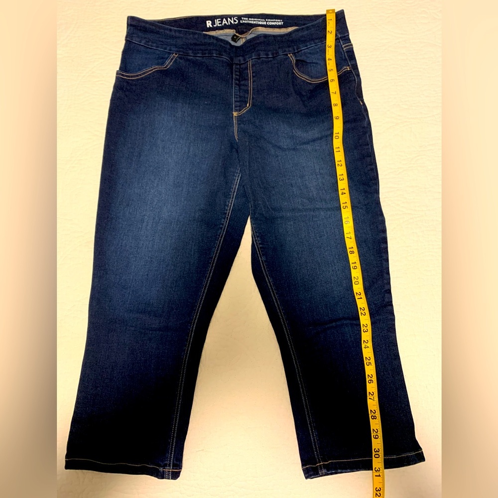 Rickis “R Jeans” size 31 with stretchy waist capri